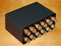  Power amplifier sound box to switch one to two (two to one) One in and two out(two in and one out)Equipment PK