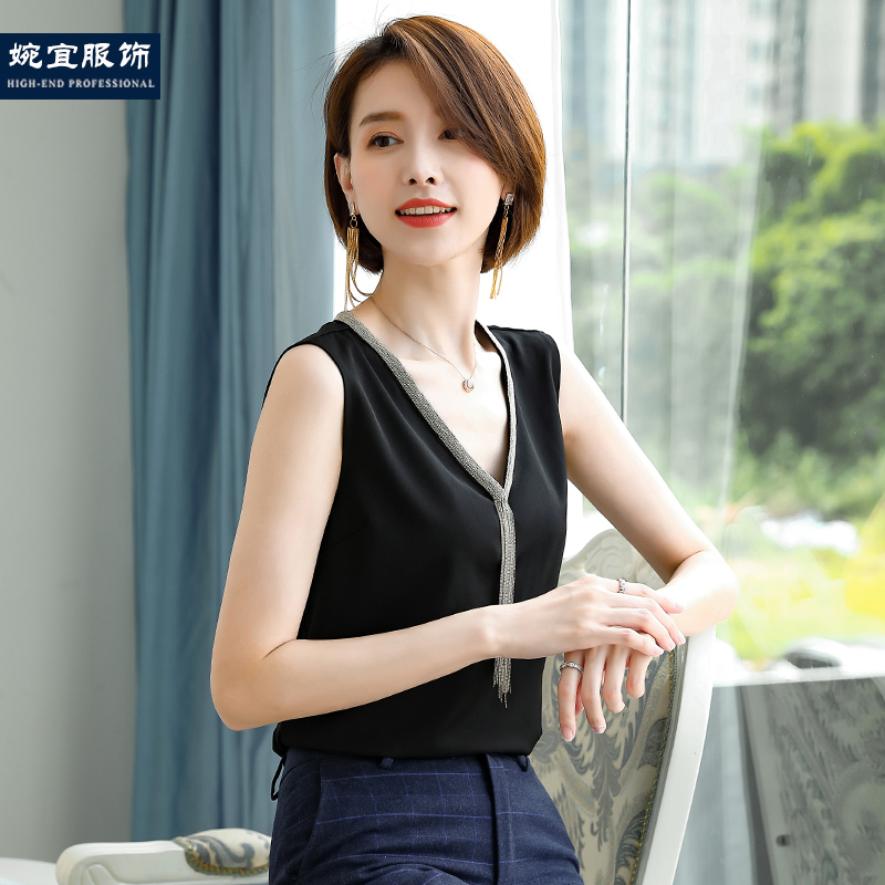 The chiffon vest woman wore a suit with a white sleeveless minimalist strap professional suit jacket for summer