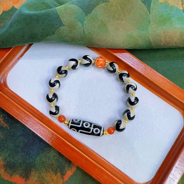 マニア　至純瑪瑙 馬蹄紋 水紋虎牙天珠150 天然真品至纯风化马蹄纹玛瑙玉髓三眼莲花菩提虎牙天珠手链项链