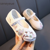 Original childrens embroidered shoes tourist area Chinese style Hanfu shoes girls small white shoes old Beijing ethnic style dance shoes