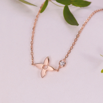 Zhong Chuxi with small flower necklace 18K rose gold diamond clavicle chain color gold lucky clover real gold real diamond