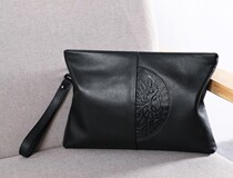 Counter 2021 New Tide casual mens hand bag mens leather letter bag soft leather leather leather mens bag