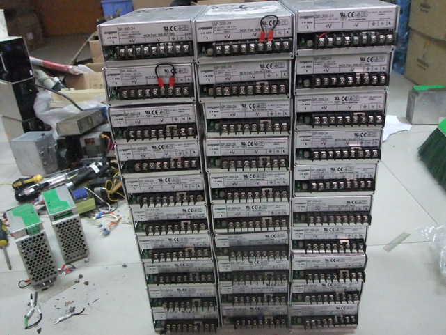 Dismantle the U.S. SUNPOWER SP-300-24 switch power supply SUNPOWER power supply