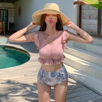 SuSu2021 South Koreas new ins high fashion color split seaside vacation couple swimsuit water park