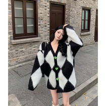Lazy wind love button black and white diamond-shaped knitted cardigan jacket womens advanced temperament age-reducing foreign-style sweater