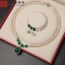 Lao Fengxiang cloud natural pearl necklace mother female freshwater sterling silver to send mother-in-law practical birthday gift