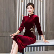 Golden velvet modified cheongsam dress middle-aged womens wedding mother dress high-end young mother-in-law wedding dress