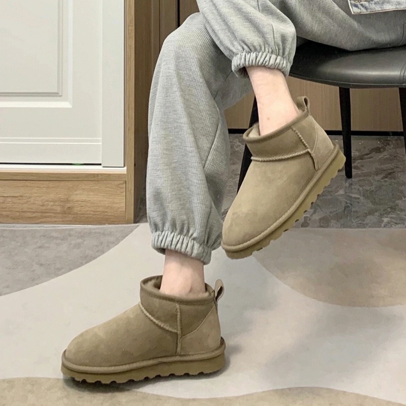 2023年冬の女性用スノーブーツ新しい毛皮ワンピースショートチューブパンシューズ周東宇と同じスタイルにベルベットと厚みのある大きな綿の靴