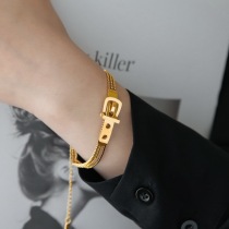  Chow Tai fook Huanmei z2021 new ins niche light luxury design sense belt buckle bracelet womens summer bracelet jewelry