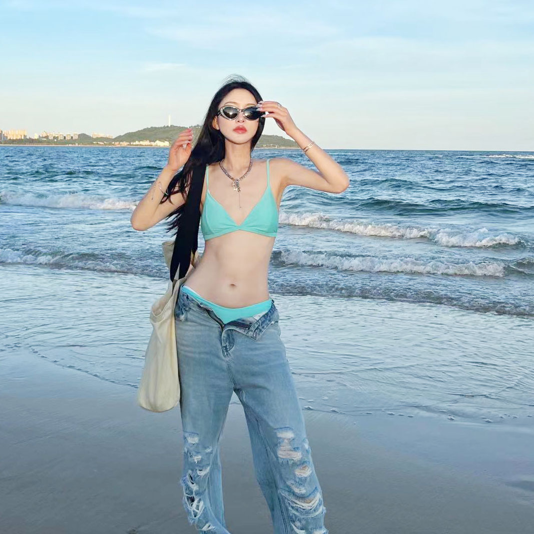 Laura's internet celebrity, same triangle bikini, popular lake blue with bra swimsuit, women's split two-piece swimsuit