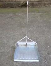 Iron dustpan High handle pickpocket Factory sweeping durable thickened garbage shovel Property sanitation Outdoor cleaning shovel
