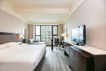 Deluxe King Room at Courtyard by Marriott Hangzhou Wulin