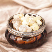 Imported Oman frankincense pure Dew White frankincense rejuvenation anti-aging skin regeneration anti-wrinkle purification 100ML