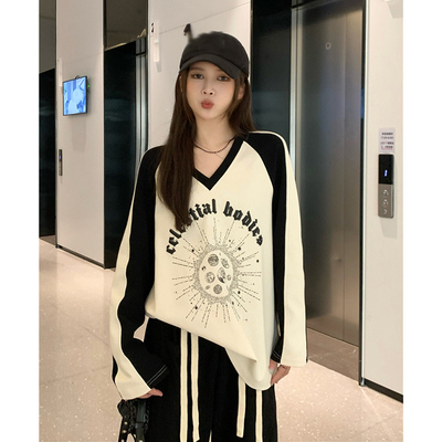 taobao agent Design autumn sweatshirt, top, plus size, trend of season, V-neckline, fitted