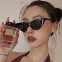 European and American ins anchor street dance triangle polarized sunglasses female round face retro Net red cat eye sun glasses small face thin