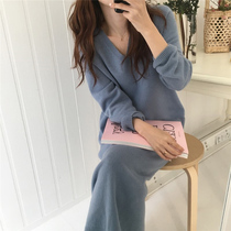 Soft and comfortable autumn and winter maternity knitted dress autumn Korean version of the bottom with a V-neck thick sweater skirt