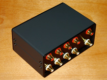  Stereo four-way audio signal input switcher uses gold-plated RCA socket (four in one out) equipment PK