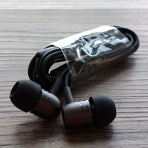 Titanium alloy stereo headphones in-ear mobile phone wire control with microphone call spot promotion