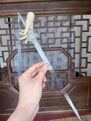 taobao agent Props to sell [Silver Frost Sword] GM 3 -point big uncle BJD Gufeng Xianxia cos photography handheld