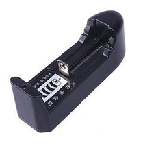 RuiBao 18650 lithium battery smart charger strong light flashlight direct charge plus seat charge 3 7v Universal charge