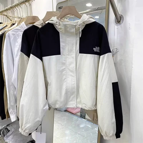 Осенняя модная куртка с капюшоном, подходит для подростков, с вышивкой