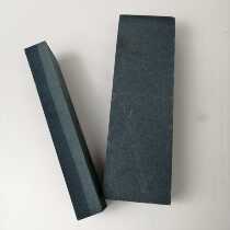 The grinding of the knife stone