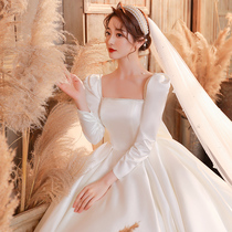 Korean high-end satin main wedding dress 2021 new bride winter long sleeve retro palace style high texture tailing