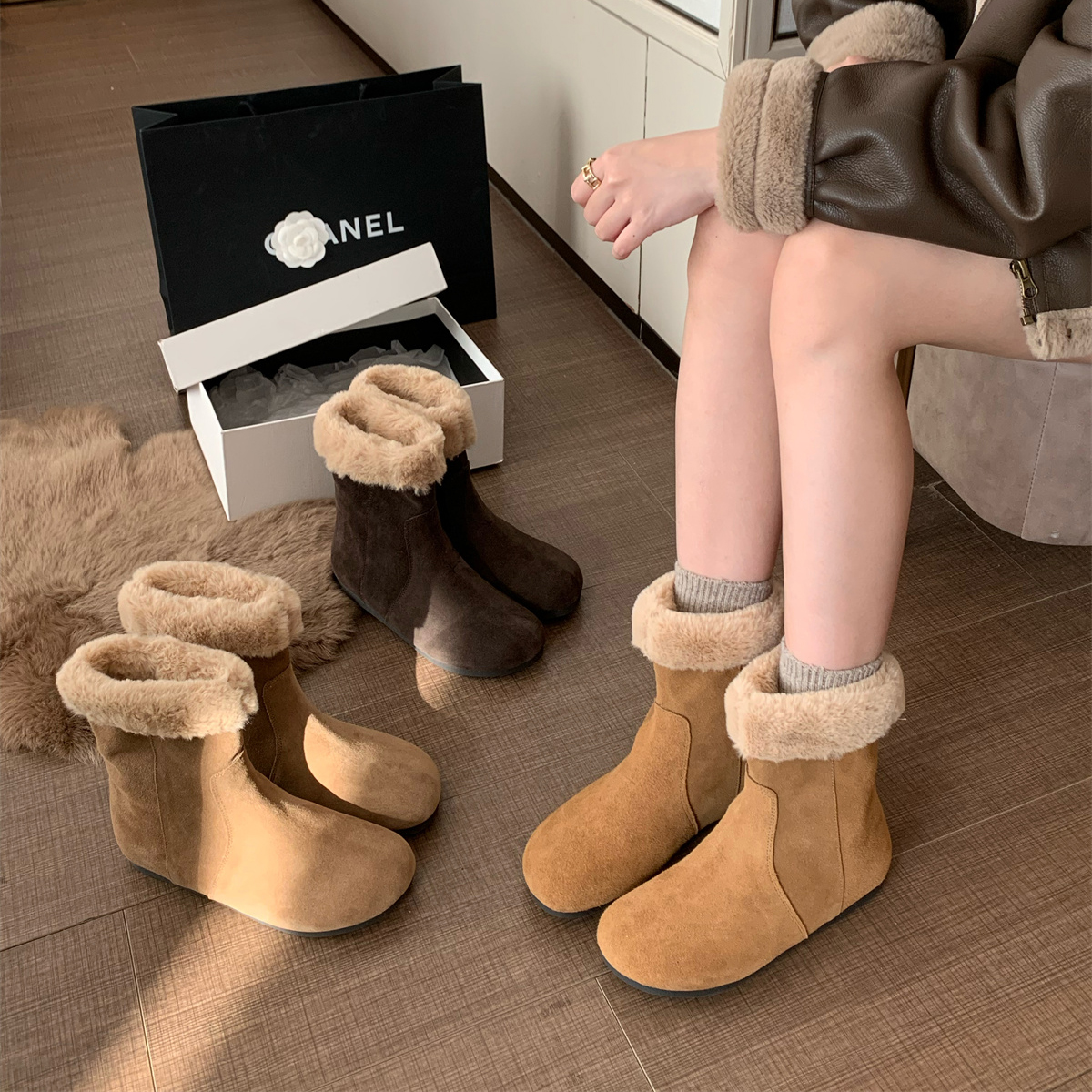 Western style genuine leather snow boots for women in winter 2023, new Korean version of plush short boots for women with flat soles, forest style retro plush cotton shoes