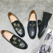 Mens British loafers Formal embroidered leather shoes One foot pedal youth Doudou shoes Fashion hair stylist set foot leather shoes Men