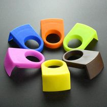 Single price cocktail buckle plastic cocktail buckle beer pre-mixed wine bottle upside down Buckle