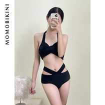 Mo first saw the new sexy black split small chest gathered bikini swimsuit womens belly thin hot spring swimsuit