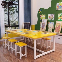 Simple desks and chairs training class for primary school students