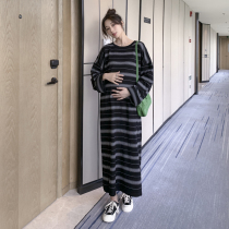Senior feel autumn dress for pregnant women autumn dress 2021 autumn and winter New out long cotton striped knitted long skirt