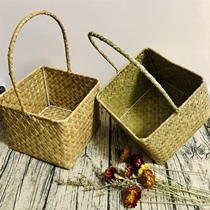 Woven flower basket handmade straw living room decoration basket Japanese tabletop fruit basket pastoral style antique portable basket