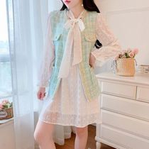 Small fragrant wind tweed vest suit female spring and autumn Super fairy lace-up bell sleeve shirt dress age reduction two-piece set