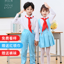 Feng Lin the same type of childrens primary and secondary school students the performance of the autumn sports song recitation the performance costume