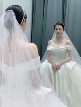 Wedding dress 2021 new bride French simple satin shoulder shoulder long tail niche design wedding ceremony yarn