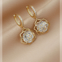 Hollow flower earrings female 2021 trendy light luxury temperament versatile niche flash diamond earrings advanced ear ornaments