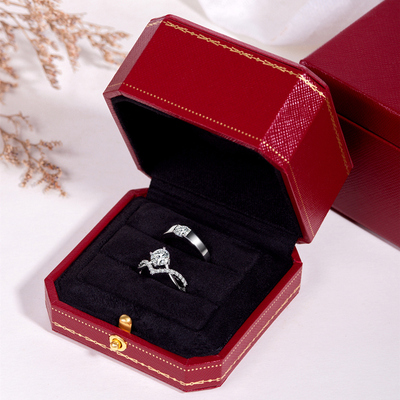 taobao agent Simulation and false diamond ring a couple is married to the pretty ring, the pretty ring can be adjusted.