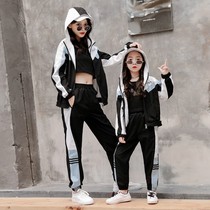 Parent-child clothing mother-daughter clothing 2021 spring summer and autumn net red girls raglan sleeve sports and leisure letter jacket two-piece suit