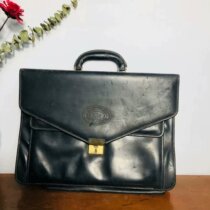 Cultural Revolution era travel handbag leather bag Old Shanghai nostalgic handbag Micro film props rental