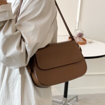 Premium texture niche bag women 2021 new fashion wild shoulder bag ins underarm bag retro saddle bag