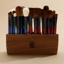 European and American ladies brush brand Sonia G with the same custom walnut makeup brush storage box