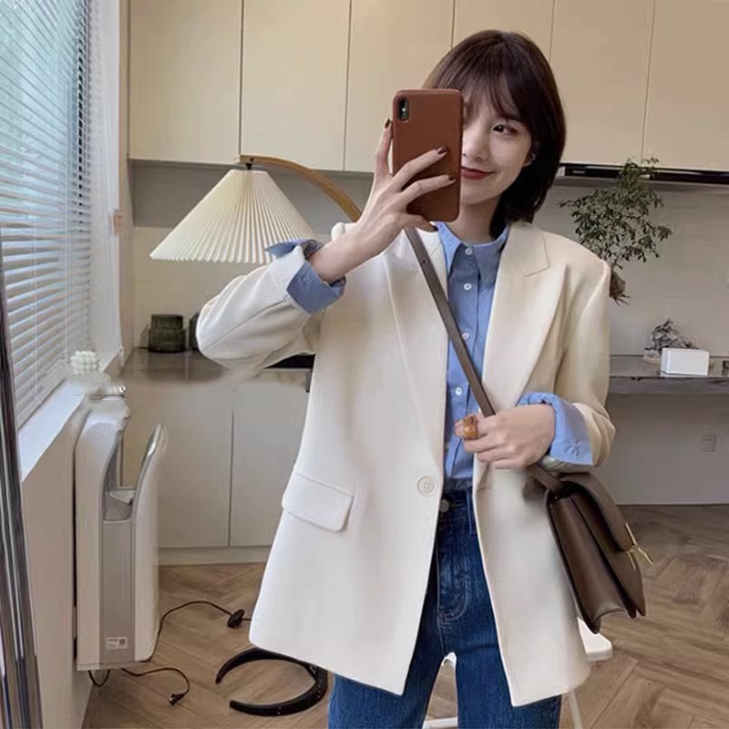 Off white internet red small suit jacket for women's Spring and Autumn 2023 new Korean version loose fitting temperament niche suit top