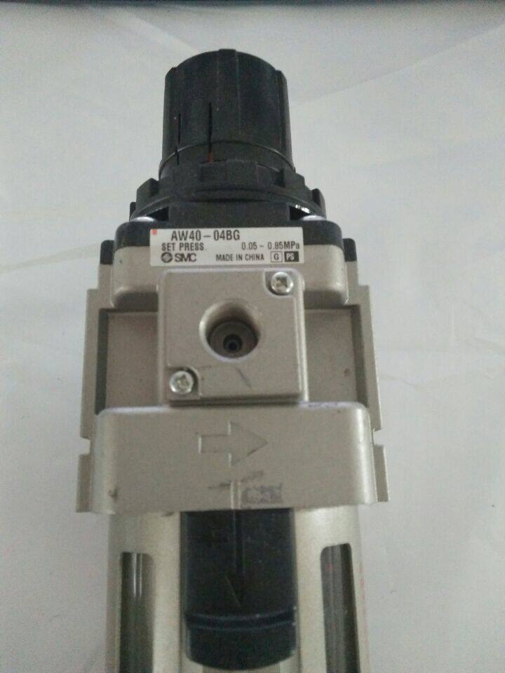Original Japan SMC AW40-04BG filter regulator valve spot false one loss ten