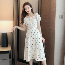  Small man shows high square collar polka dot dress female bubble sleeves light cooked wind chiffon shows thin and sweet a-line skirt summer
