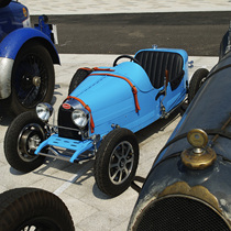 Bugatti Type35 mini electric sports car for children and adults for all-aluminum body props display