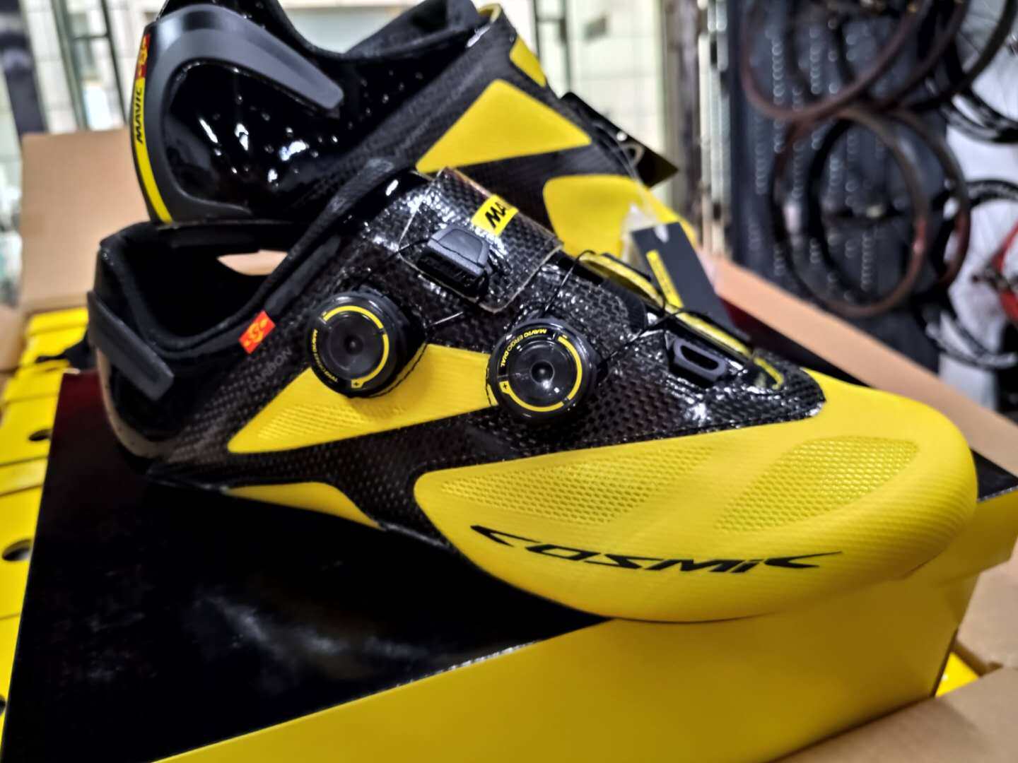 Big Yellow Shoes France Mavic Cosmic CCU flagship pneumatic road riding lock shoes carbon fiber