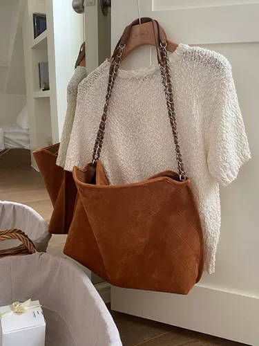 Демисезонная вместительная и большая цепь с ромбовидным узором, замшевая сумка на одно плечо, сумка через плечо, в корейском стиле, в стиле Шанель