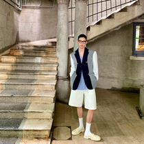 William Wei visits the Art museum to wear a profile stitching suit for mens summer new fashion trend wild jacket